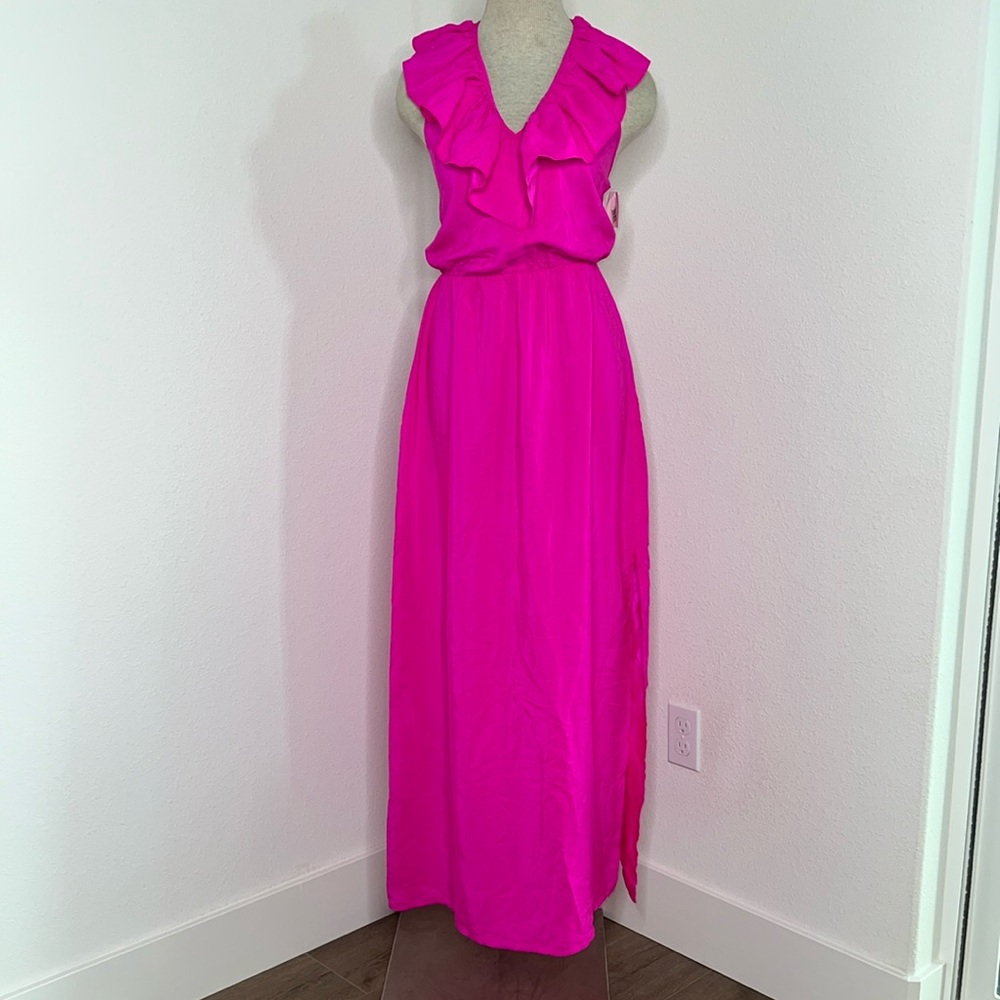 🔹 Amanda Uprichard Silk Maxi Dress